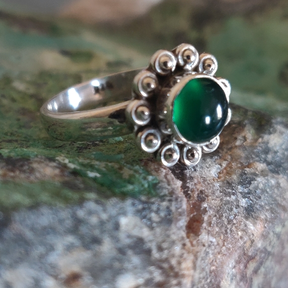 Green Onyx Sterling Silver Ring - Picture 2 of 7